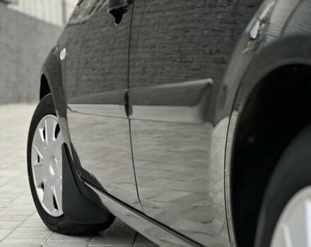 Черный Форд Фиеста, объемом двигателя 1.4 л и пробегом 184 тыс. км за 4750 $, фото 15 на Automoto.ua