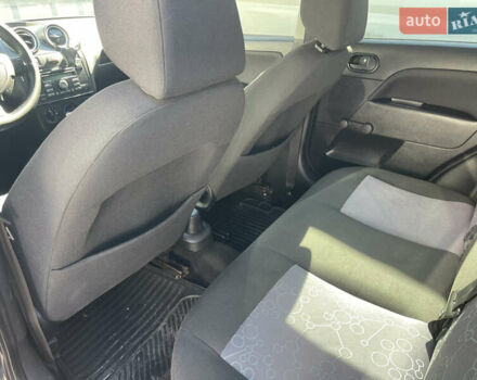 Черный Форд Фиеста, объемом двигателя 1.39 л и пробегом 337 тыс. км за 2600 $, фото 12 на Automoto.ua