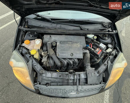 Черный Форд Фиеста, объемом двигателя 1.25 л и пробегом 116 тыс. км за 3800 $, фото 7 на Automoto.ua