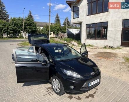 Чорний Форд Фієста, об'ємом двигуна 1.4 л та пробігом 130 тис. км за 4900 $, фото 2 на Automoto.ua