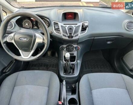 Черный Форд Фиеста, объемом двигателя 1.6 л и пробегом 210 тыс. км за 5000 $, фото 18 на Automoto.ua