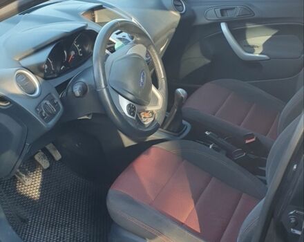 Чорний Форд Фієста, об'ємом двигуна 1 л та пробігом 145 тис. км за 7000 $, фото 5 на Automoto.ua