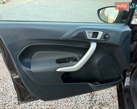 Чорний Форд Фієста, об'ємом двигуна 1.56 л та пробігом 280 тис. км за 5900 $, фото 22 на Automoto.ua