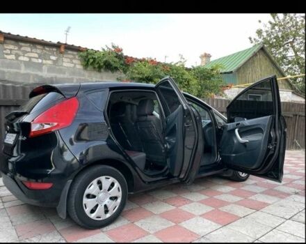 Чорний Форд Фієста, об'ємом двигуна 1 л та пробігом 145 тис. км за 7000 $, фото 2 на Automoto.ua