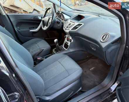 Чорний Форд Фієста, об'ємом двигуна 1.56 л та пробігом 280 тис. км за 5900 $, фото 43 на Automoto.ua