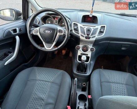 Чорний Форд Фієста, об'ємом двигуна 1.56 л та пробігом 280 тис. км за 5900 $, фото 40 на Automoto.ua