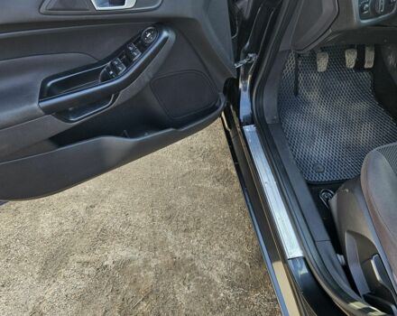 Черный Форд Фиеста, объемом двигателя 1.2 л и пробегом 120 тыс. км за 7000 $, фото 7 на Automoto.ua