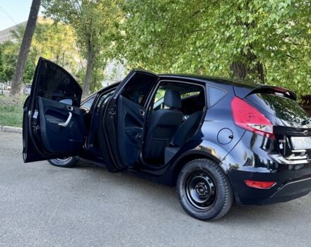 Черный Форд Фиеста, объемом двигателя 1.6 л и пробегом 291 тыс. км за 6450 $, фото 7 на Automoto.ua