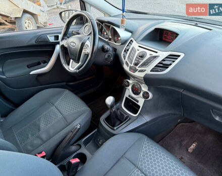 Чорний Форд Фієста, об'ємом двигуна 1.56 л та пробігом 280 тис. км за 5900 $, фото 45 на Automoto.ua