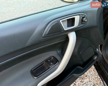 Чорний Форд Фієста, об'ємом двигуна 1.56 л та пробігом 280 тис. км за 5900 $, фото 23 на Automoto.ua