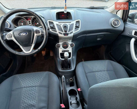 Чорний Форд Фієста, об'ємом двигуна 1.56 л та пробігом 280 тис. км за 5900 $, фото 39 на Automoto.ua