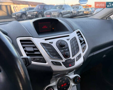 Чорний Форд Фієста, об'ємом двигуна 1.56 л та пробігом 280 тис. км за 5900 $, фото 31 на Automoto.ua