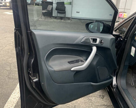 Черный Форд Фиеста, объемом двигателя 1.56 л и пробегом 322 тыс. км за 6200 $, фото 7 на Automoto.ua