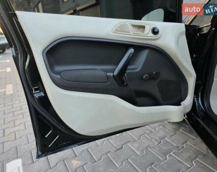 Черный Форд Фиеста, объемом двигателя 1.6 л и пробегом 213 тыс. км за 7333 $, фото 40 на Automoto.ua