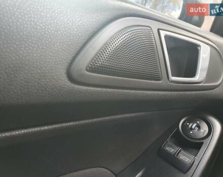 Черный Форд Фиеста, объемом двигателя 1 л и пробегом 100 тыс. км за 5700 $, фото 19 на Automoto.ua