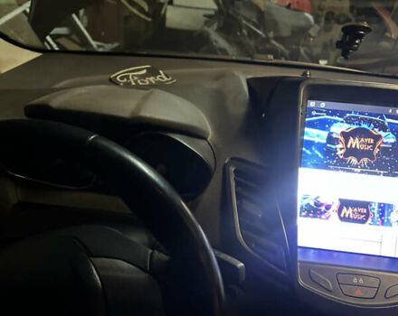 Черный Форд Фиеста, объемом двигателя 1 л и пробегом 100 тыс. км за 5700 $, фото 1 на Automoto.ua