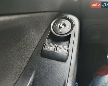 Черный Форд Фиеста, объемом двигателя 1 л и пробегом 100 тыс. км за 5700 $, фото 15 на Automoto.ua