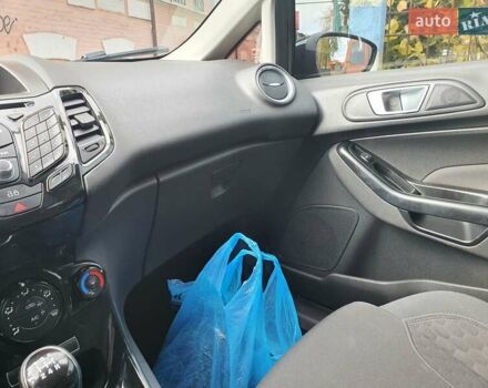 Черный Форд Фиеста, объемом двигателя 1 л и пробегом 100 тыс. км за 5700 $, фото 16 на Automoto.ua