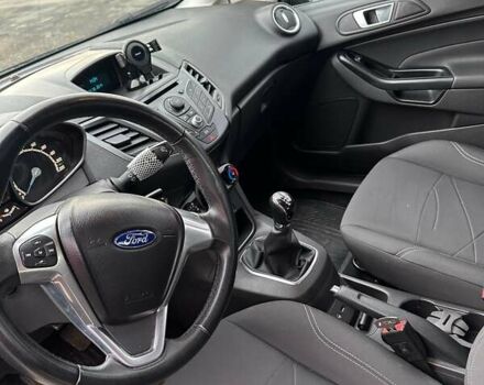 Черный Форд Фиеста, объемом двигателя 1 л и пробегом 42 тыс. км за 8000 $, фото 5 на Automoto.ua