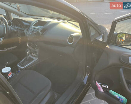 Черный Форд Фиеста, объемом двигателя 1.6 л и пробегом 145 тыс. км за 7500 $, фото 6 на Automoto.ua