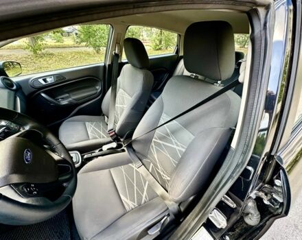 Черный Форд Фиеста, объемом двигателя 1.6 л и пробегом 130 тыс. км за 5100 $, фото 7 на Automoto.ua