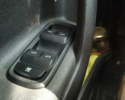 Чорний Форд Фієста, об'ємом двигуна 1.6 л та пробігом 130 тис. км за 8500 $, фото 10 на Automoto.ua