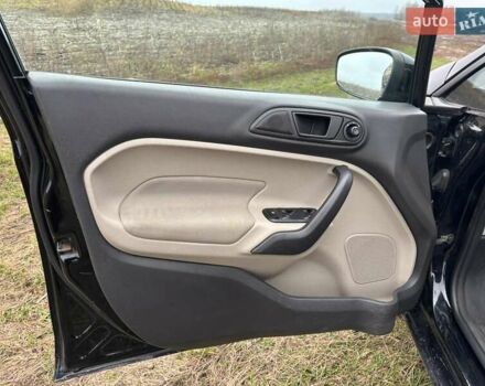 Черный Форд Фиеста, объемом двигателя 1.6 л и пробегом 117 тыс. км за 6800 $, фото 3 на Automoto.ua