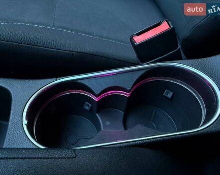 Чорний Форд Фієста, об'ємом двигуна 1.6 л та пробігом 150 тис. км за 8900 $, фото 28 на Automoto.ua