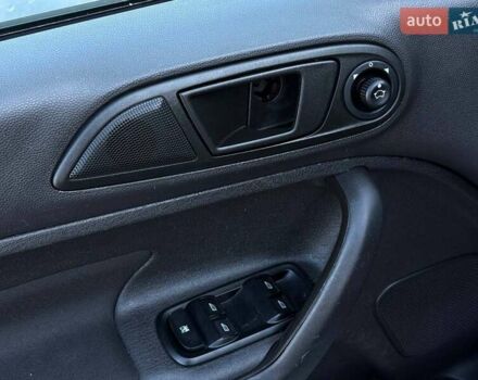 Чорний Форд Фієста, об'ємом двигуна 1.6 л та пробігом 150 тис. км за 8900 $, фото 11 на Automoto.ua