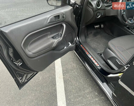 Черный Форд Фиеста, объемом двигателя 1.6 л и пробегом 95 тыс. км за 9600 $, фото 12 на Automoto.ua