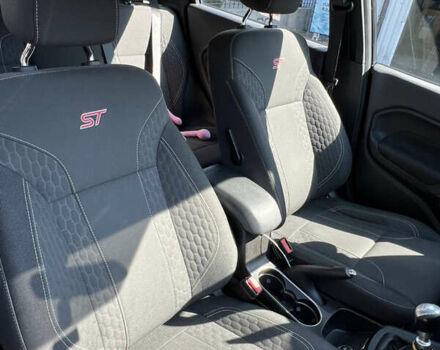 Черный Форд Фиеста, объемом двигателя 1.6 л и пробегом 42 тыс. км за 9500 $, фото 7 на Automoto.ua