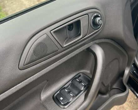 Черный Форд Фиеста, объемом двигателя 1.6 л и пробегом 138 тыс. км за 8300 $, фото 6 на Automoto.ua