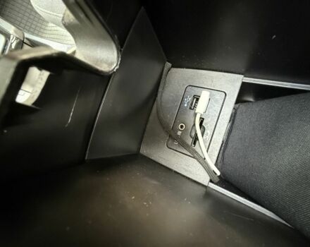 Черный Форд Фиеста, объемом двигателя 1.6 л и пробегом 180 тыс. км за 7999 $, фото 4 на Automoto.ua