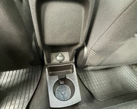 Черный Форд Фиеста, объемом двигателя 1.6 л и пробегом 180 тыс. км за 7999 $, фото 9 на Automoto.ua