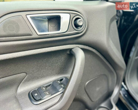 Форд Фиеста 2016 в Киеве на Automoto.ua Черный Форд Фиеста, объемом двигателя 1.6 л и пробегом 117 тыс. км за 8300 $, фото 32 на Automoto.ua