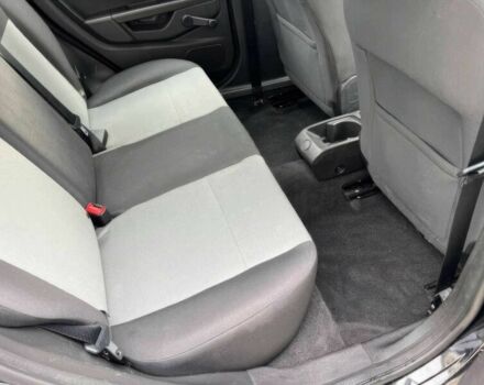 Черный Форд Фиеста, объемом двигателя 1.6 л и пробегом 75 тыс. км за 5100 $, фото 12 на Automoto.ua