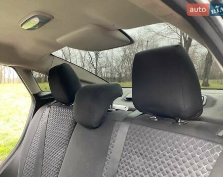 Чорний Форд Фієста, об'ємом двигуна 1.6 л та пробігом 230 тис. км за 7800 $, фото 4 на Automoto.ua