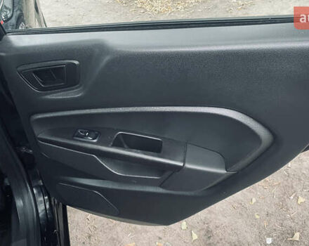 Чорний Форд Фієста, об'ємом двигуна 1.6 л та пробігом 140 тис. км за 8000 $, фото 4 на Automoto.ua