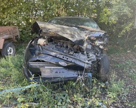 Черный Форд Фиеста, объемом двигателя 1.6 л и пробегом 145 тыс. км за 3000 $, фото 6 на Automoto.ua