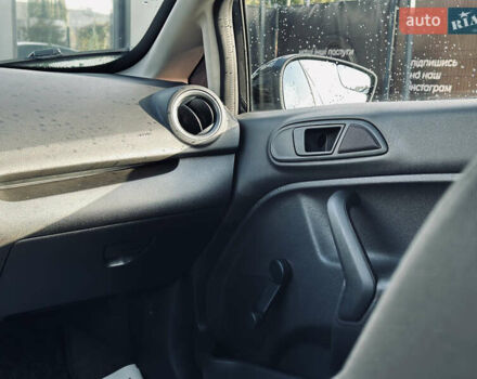 Черный Форд Фиеста, объемом двигателя 1.6 л и пробегом 63 тыс. км за 8399 $, фото 25 на Automoto.ua