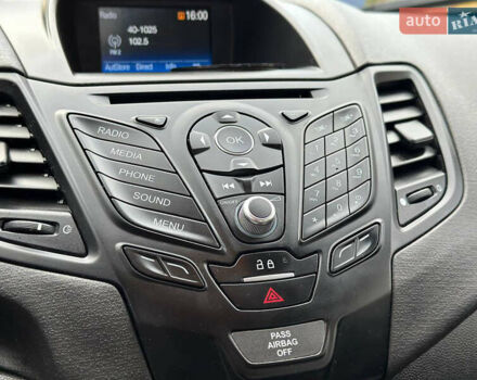 Черный Форд Фиеста, объемом двигателя 1.6 л и пробегом 298 тыс. км за 6500 $, фото 17 на Automoto.ua