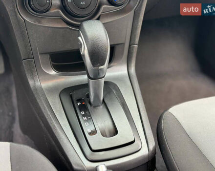 Черный Форд Фиеста, объемом двигателя 1.6 л и пробегом 298 тыс. км за 6500 $, фото 12 на Automoto.ua