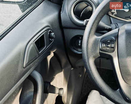 Черный Форд Фиеста, объемом двигателя 1.6 л и пробегом 63 тыс. км за 8399 $, фото 35 на Automoto.ua