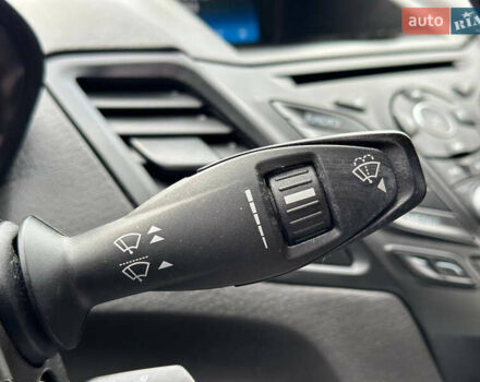 Черный Форд Фиеста, объемом двигателя 1.6 л и пробегом 298 тыс. км за 6500 $, фото 15 на Automoto.ua