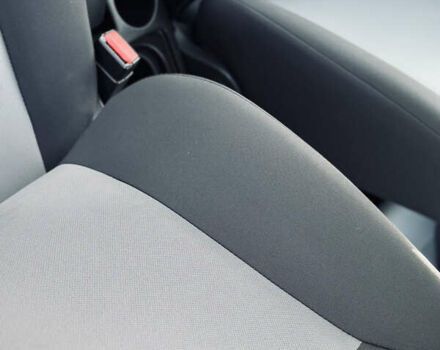 Черный Форд Фиеста, объемом двигателя 1.6 л и пробегом 63 тыс. км за 8399 $, фото 19 на Automoto.ua