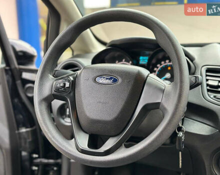 Черный Форд Фиеста, объемом двигателя 1.6 л и пробегом 298 тыс. км за 6500 $, фото 11 на Automoto.ua