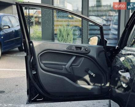 Черный Форд Фиеста, объемом двигателя 1.6 л и пробегом 63 тыс. км за 8399 $, фото 13 на Automoto.ua