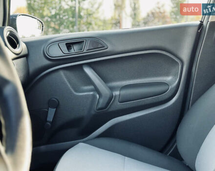 Черный Форд Фиеста, объемом двигателя 1.6 л и пробегом 63 тыс. км за 8399 $, фото 16 на Automoto.ua