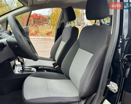 Черный Форд Фиеста, объемом двигателя 1.6 л и пробегом 298 тыс. км за 6500 $, фото 7 на Automoto.ua