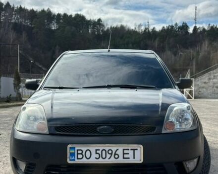 Черный Форд Фиеста, объемом двигателя 1.4 л и пробегом 314 тыс. км за 2950 $, фото 1 на Automoto.ua